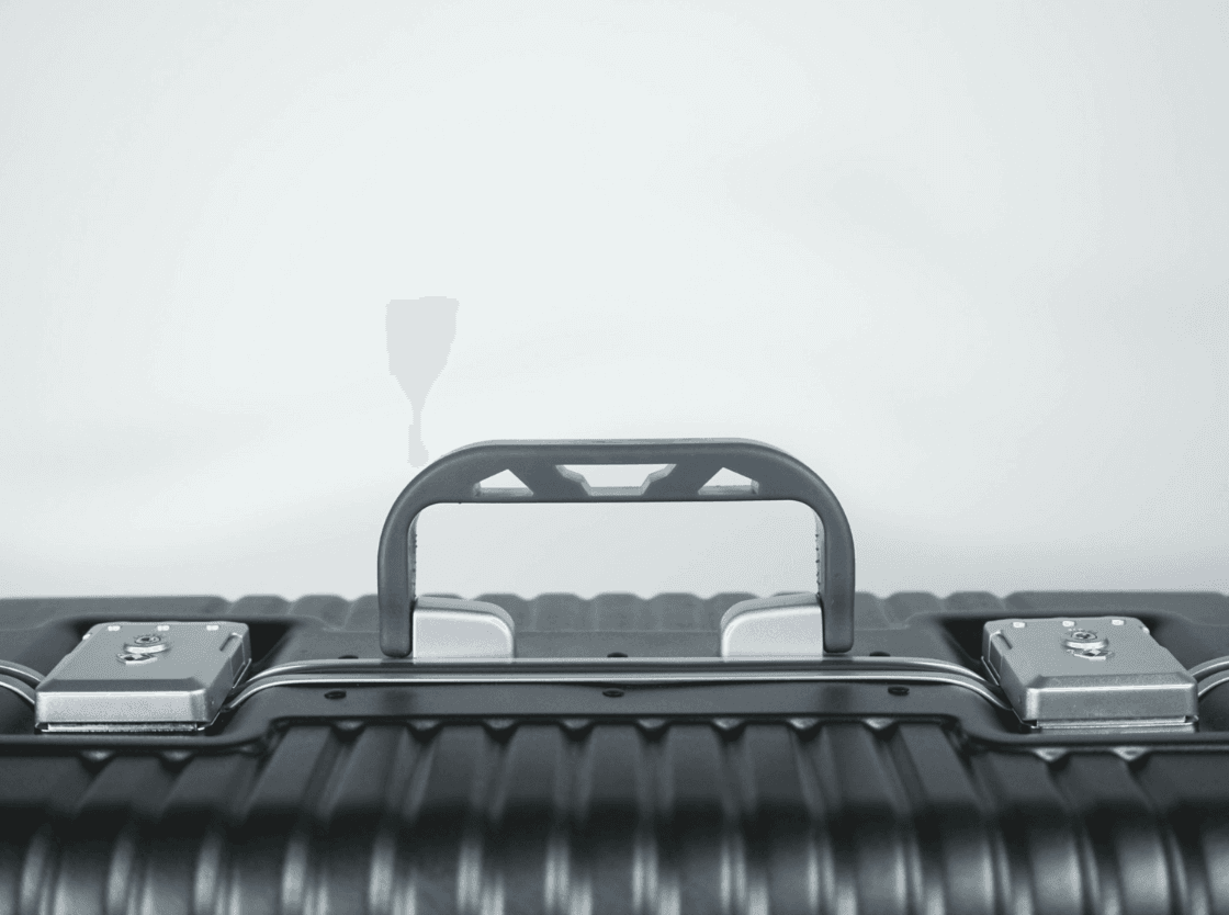 Shape-optimized luggage handle project